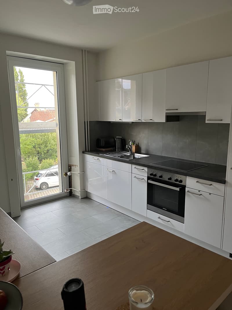 Appartement rénové au centre de Colombier (2)