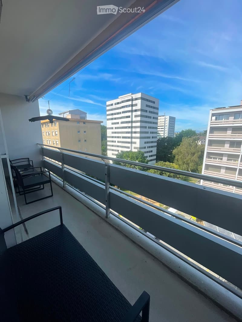 Appartement de 2 pièces, 6ème étage, 59m2, 1550.- (4)
