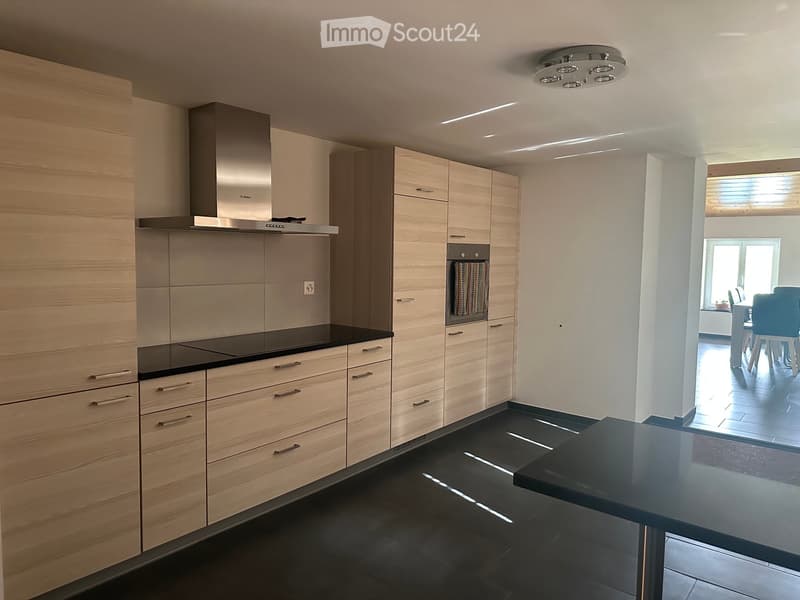 Appartement de 100m2, au 1er étage dune maison familiale. (3)