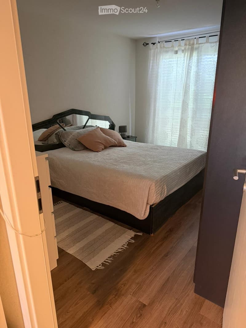 Grand appartement à louer avec place de parc intérieure (3)