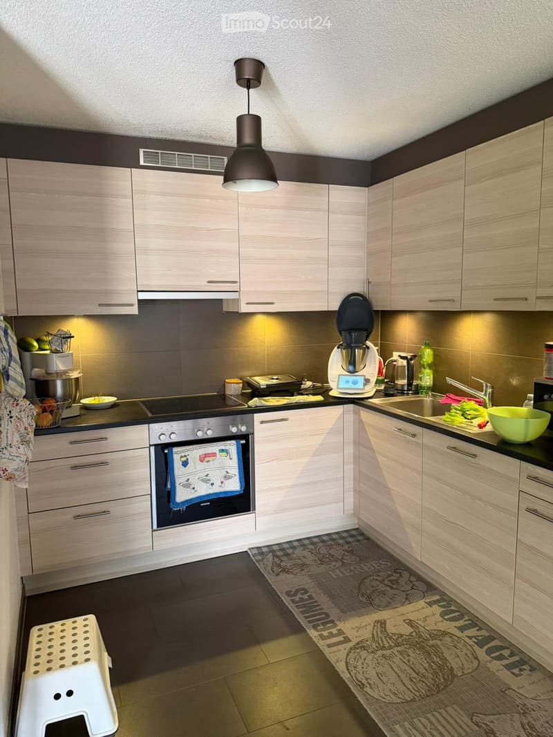 Grand appartement à louer avec place de parc intérieure (2)
