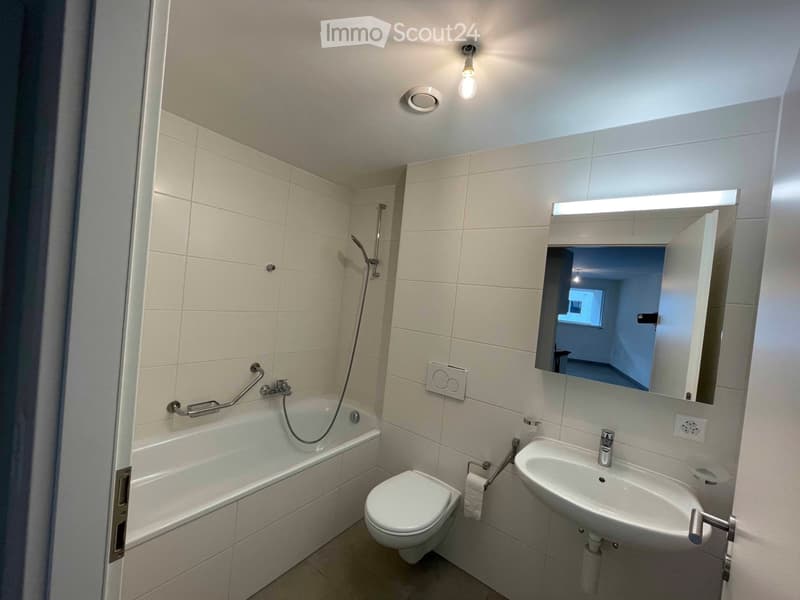 Appartement 2,5 pièces avec grand balcon / vue sur montagnes (3)