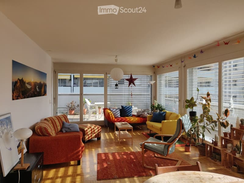 Chambre avec salle de bain et terrasse dans grand appart. (2)