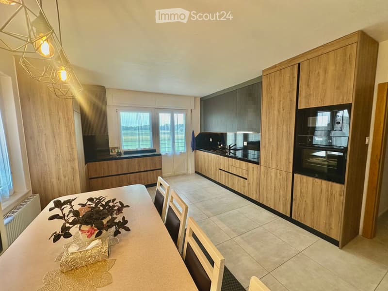 À louer superbe appartement spacieux de 200 m² (1)
