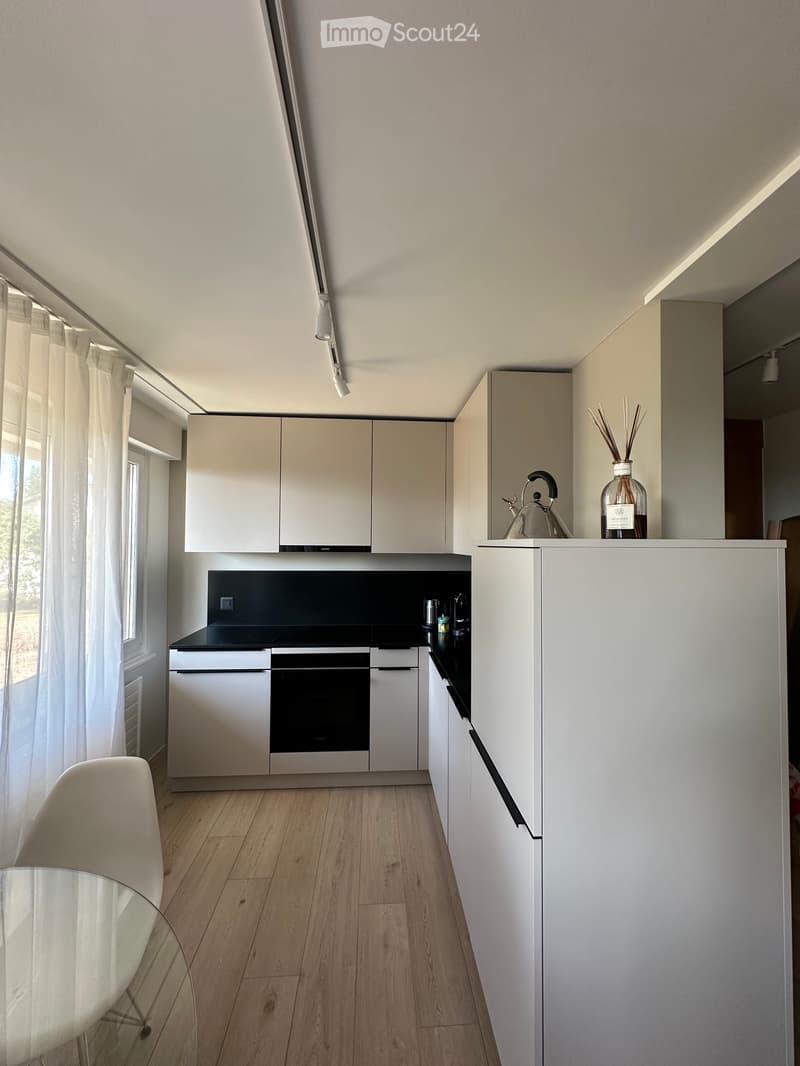 À louer Appartement 2.5 pièces entièrement rénové à Peseux (2)