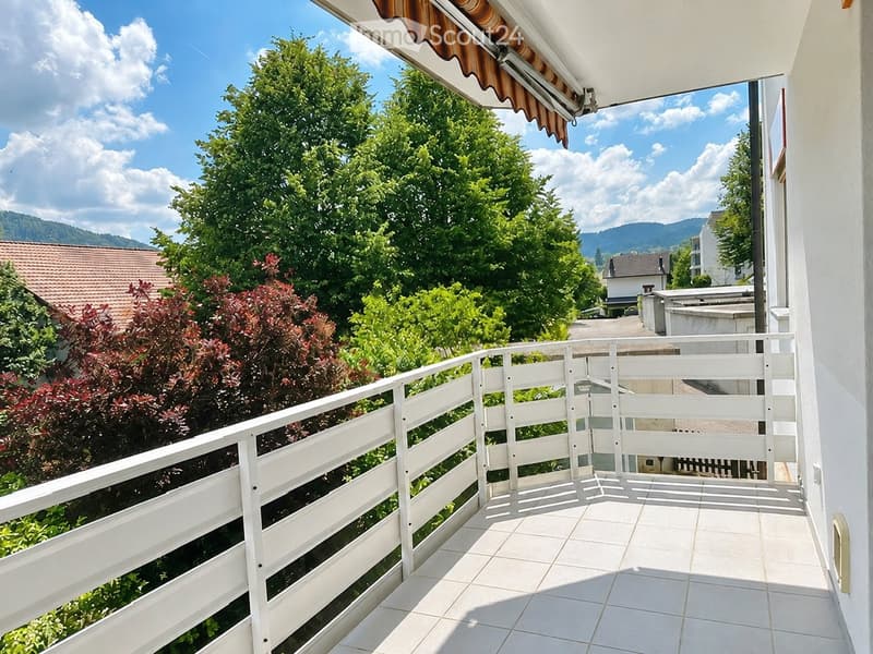 À LOUER SPACIEUX 4,5 PIÈCES AVEC BALCON, ASCENSEUR, GARAGE (2)