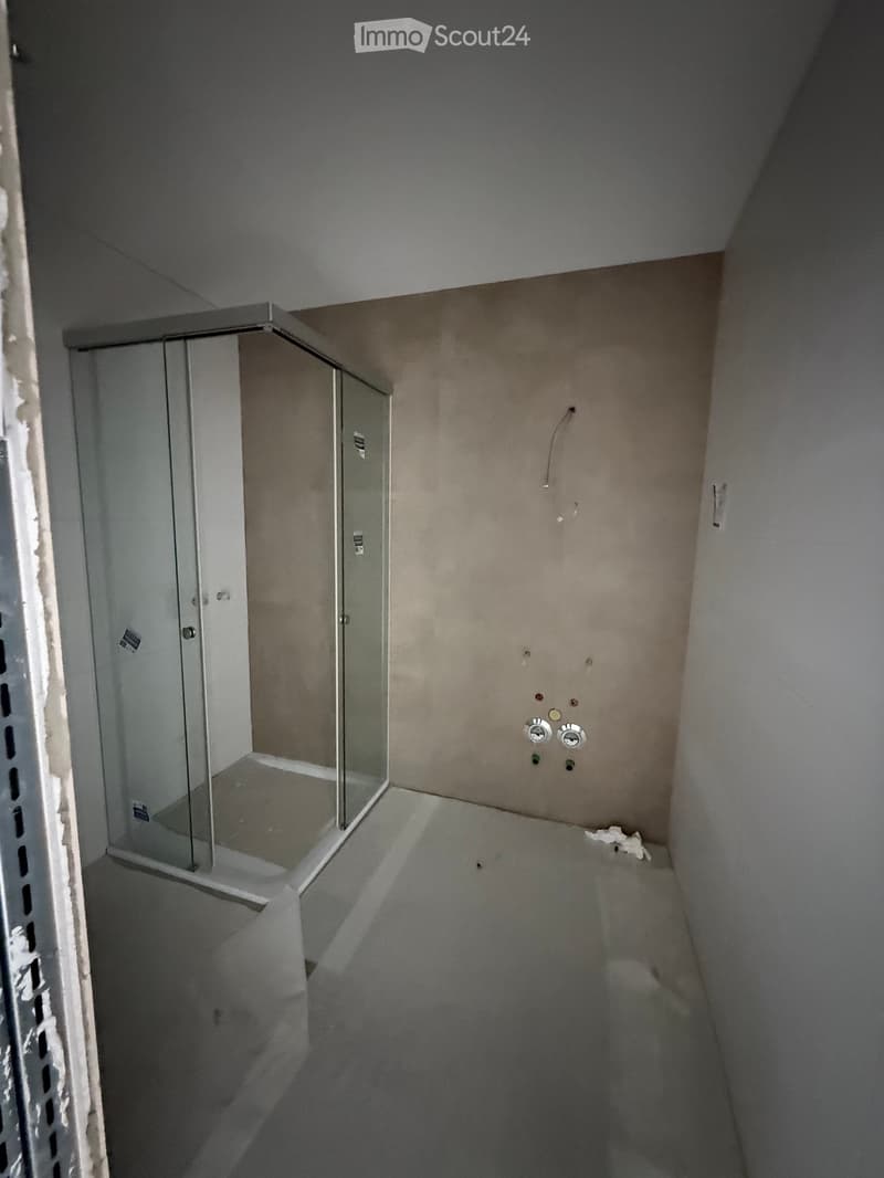 Neue 2,5-Zimmer-Wohnung mit Garten in Rapperswil BE (4)