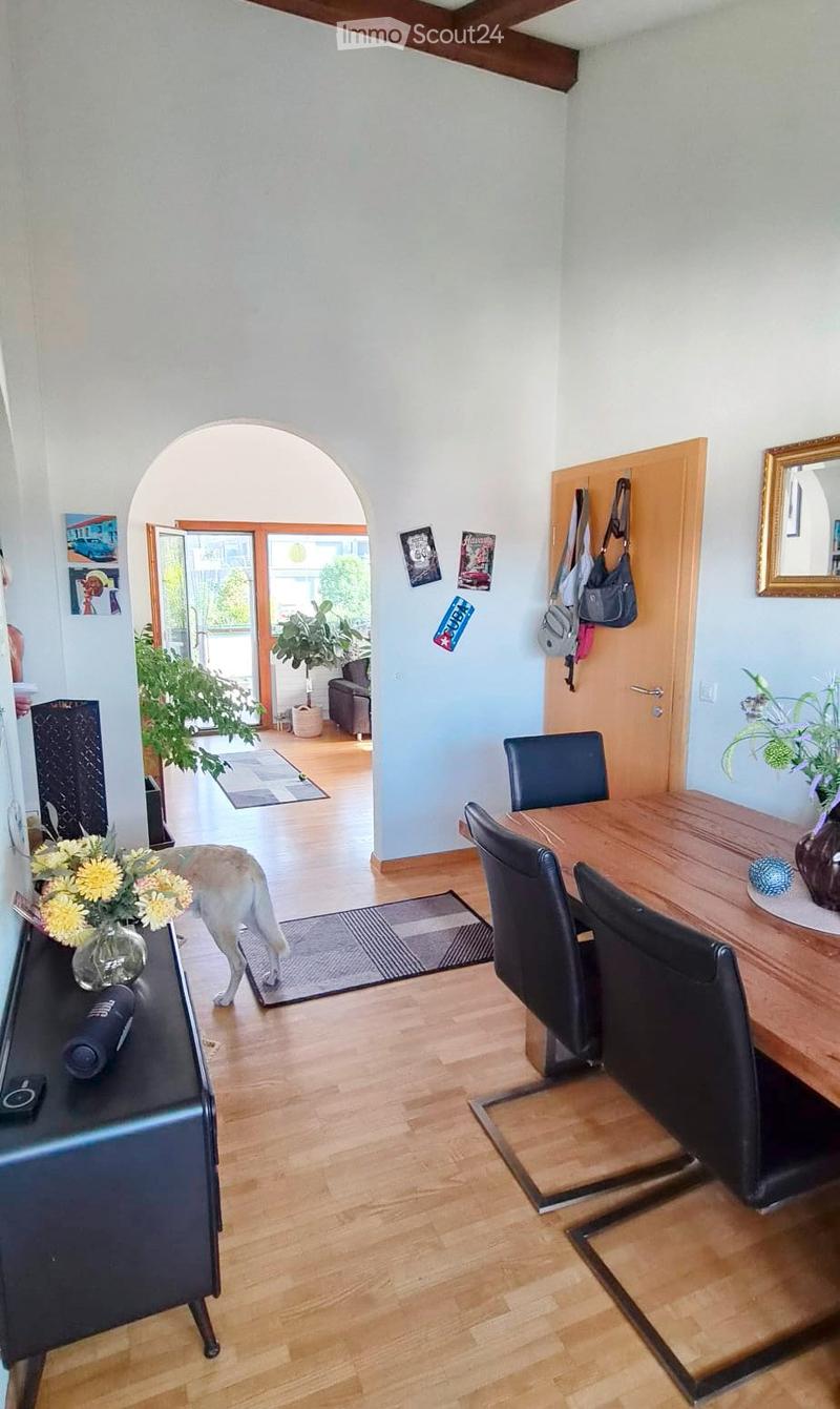 Schöne 4.5-Zimmerwohnung mit Garage und eig. Estrich (2)