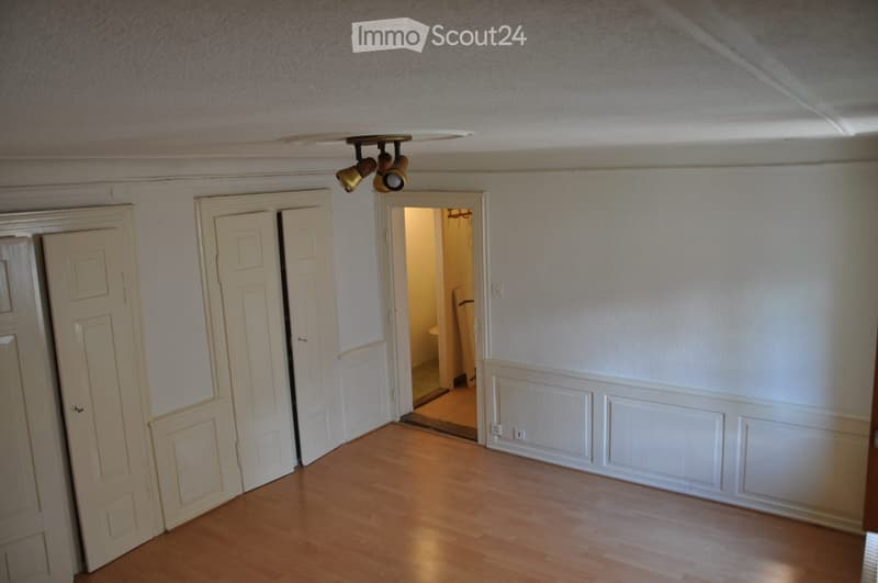 À louer studio au coeur de la vieille ville de Sion (2)