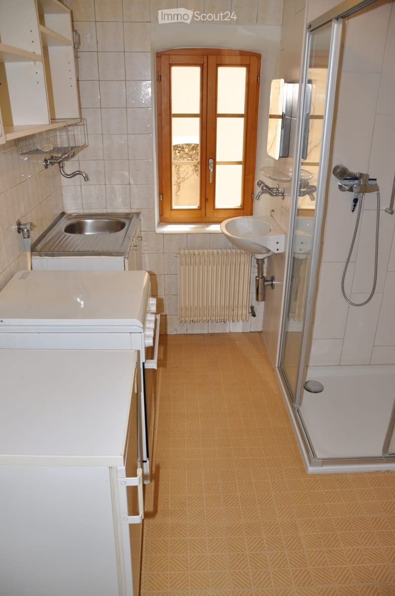 À louer studio au coeur de la vieille ville de Sion (3)