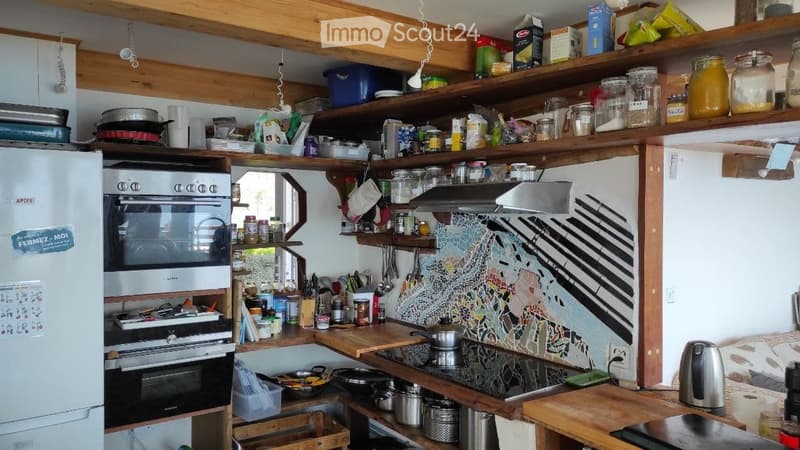 Une chambre si libère dans une Ecovillage (4)