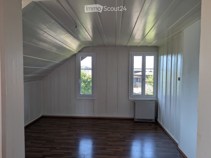 Zentrale 2,5 Zimmer Dachwohnung in Oberdiessbach (3)
