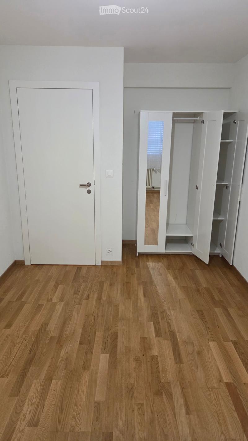 Loue Chambre avec bain privé. (1)