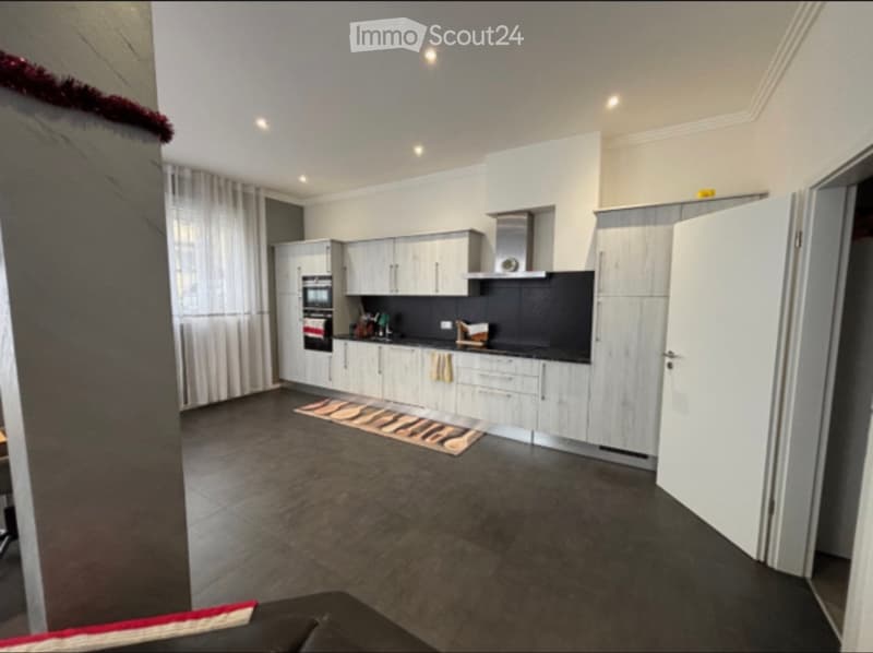 Appartement spacieux de 4.5 pièces au rez (2)