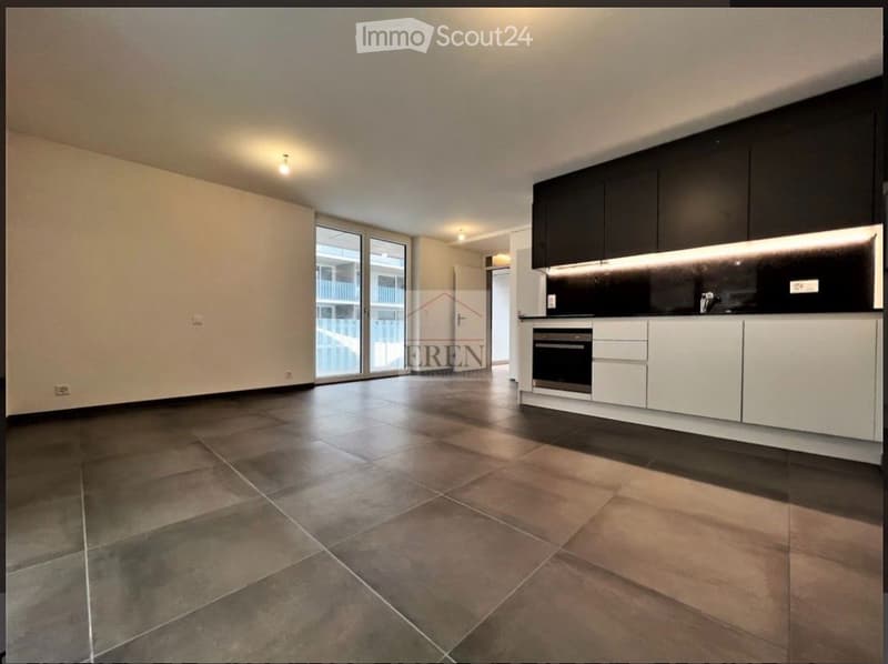 Studio de 42 m2 avec balcon et vue + cave + parking couvert (1)