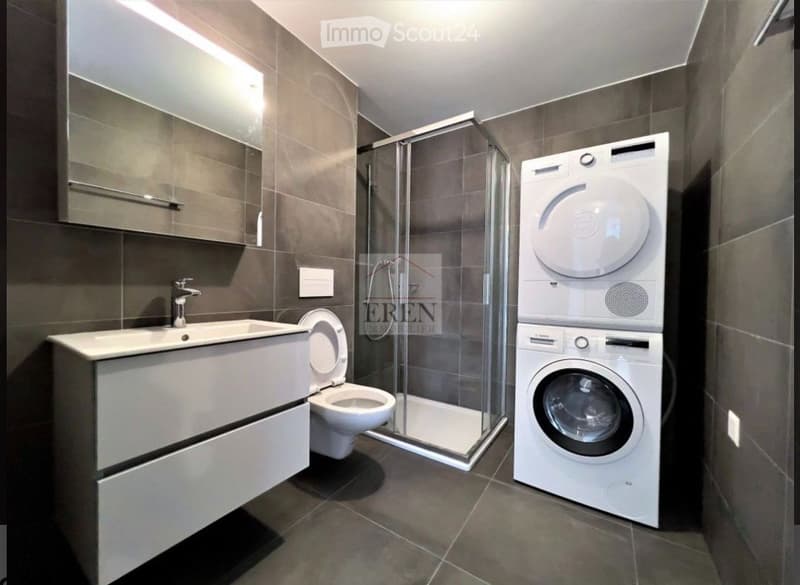Studio de 42 m2 avec balcon et vue + cave + parking couvert (2)