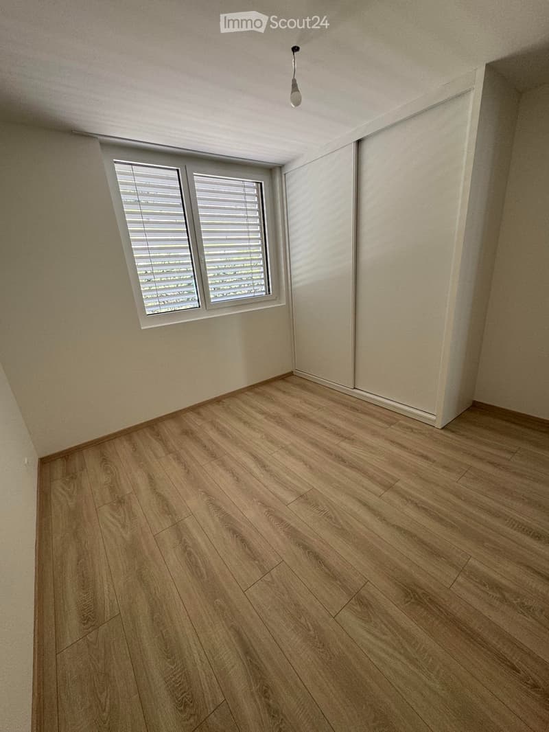À louer Appartement neuf de 3.5 pièces en attique (3)