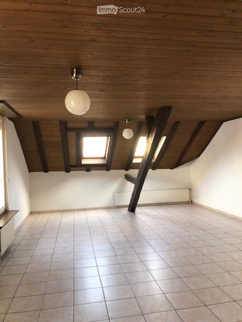Bel appartement mansardé 2.5 pièces à Bienne (3)