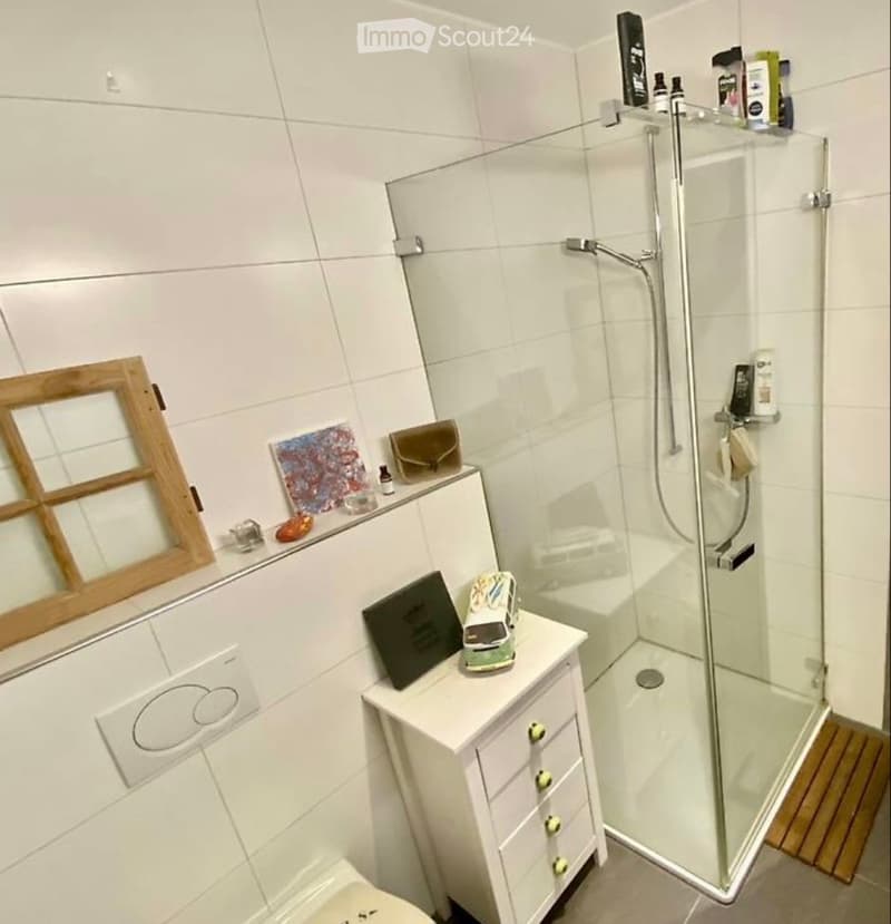 Murten, kleines, hübsches Zimmer zu vermieten (3)