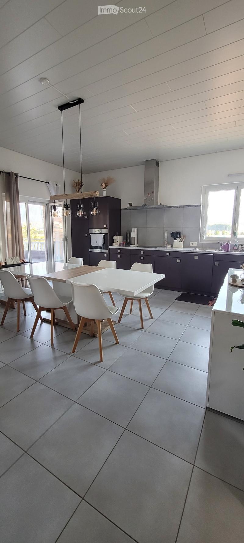 À louer  Magnifique appartement de 3,5 pièces de 114 m² (2)
