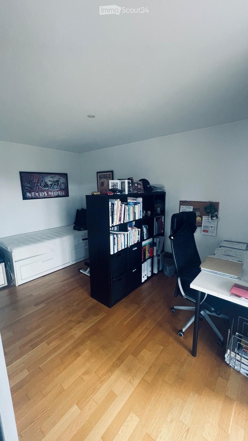 Helle 3.5-Zimmer-Wohnung mit grossem Balkon und Waschturm (5)