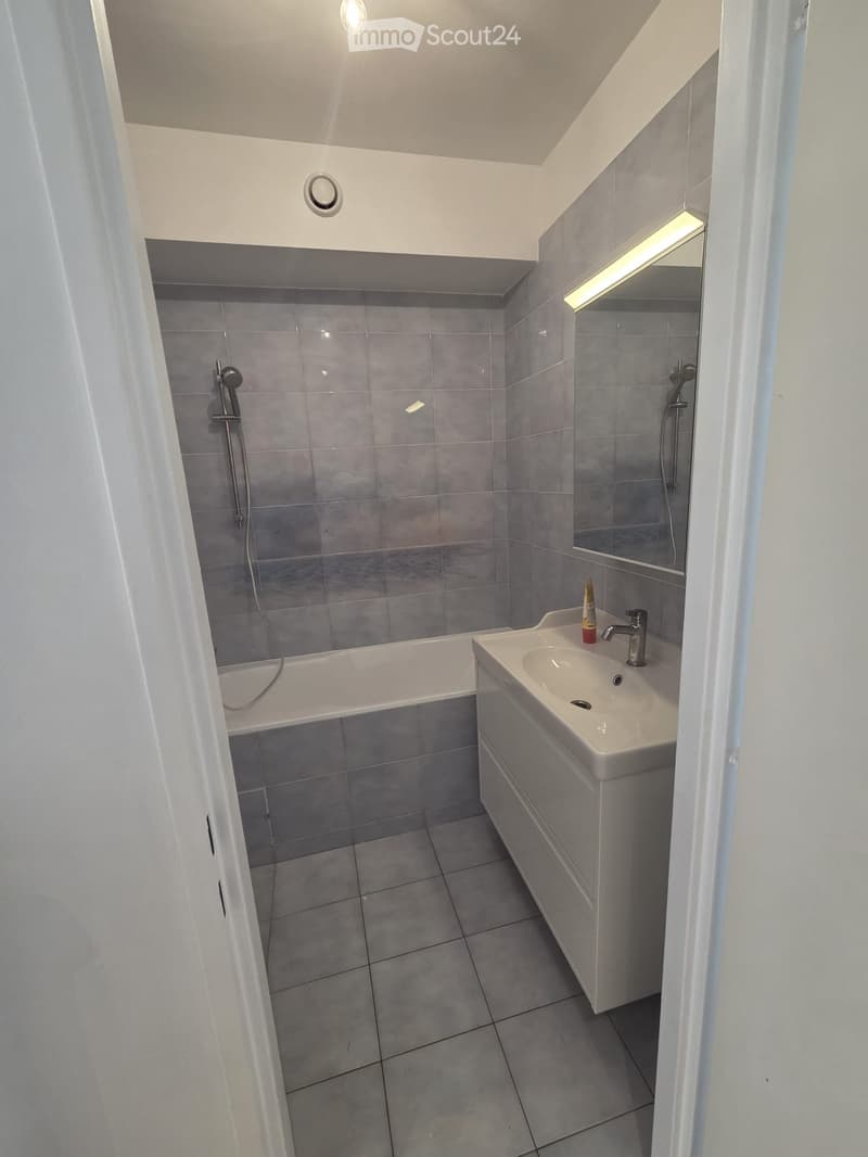 MEYRIN Lumineux appartement de 4 pièces (2)