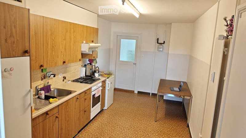 Zur Nachmiete: Schöne 2-Zimmer-Wohnung in Allschwil (3)