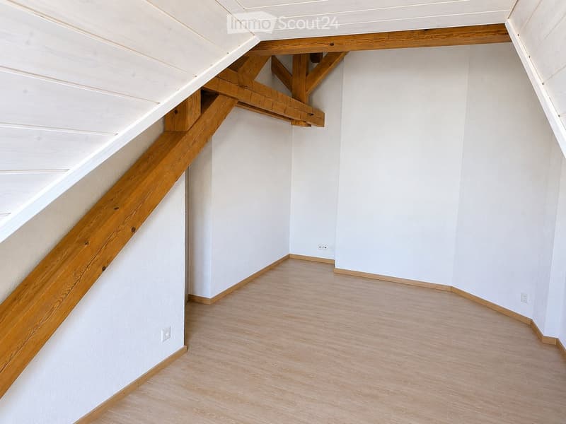 Charmant duplex 3 pièces de 85 m² à Tolochenaz (3)