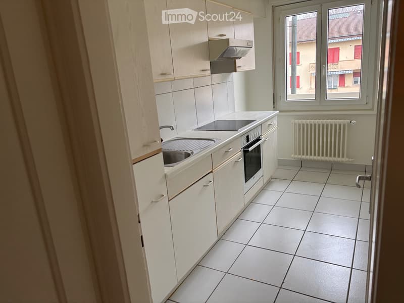 Sehr schöne Großzügiger Wohnung zu vermieten (2)
