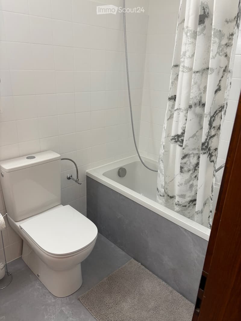 Location à lannée - studio rénové surface habitable de 30m2 (2)