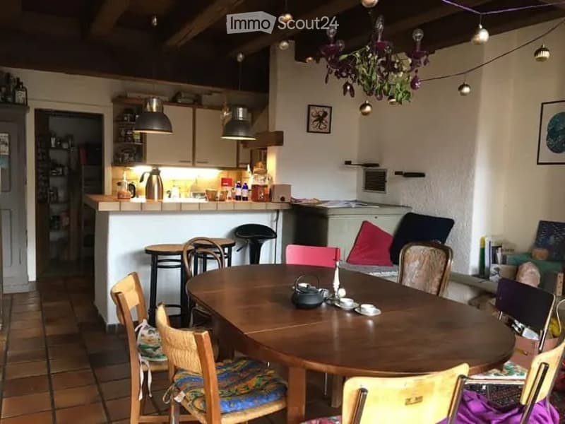 Charmant appartement de 5 pièces dans une ferme rénovée (3)