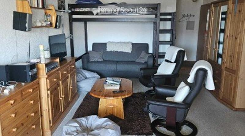Grand studio à louer à l'année (1)