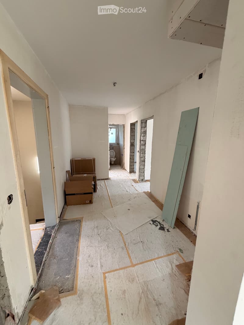 À LOUER À CORIN APPARTEMENT 4,5 PIÈCES ENTIÈREMENT RÉNOVÉ (2)