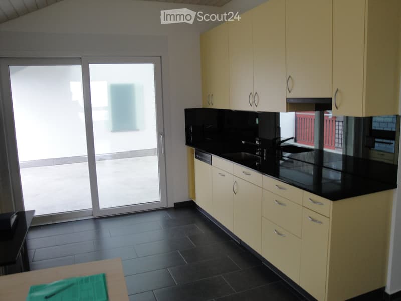 Charmante 3.5-Zimmer-Dachwohnung mit Balkon in Mühlau (3)