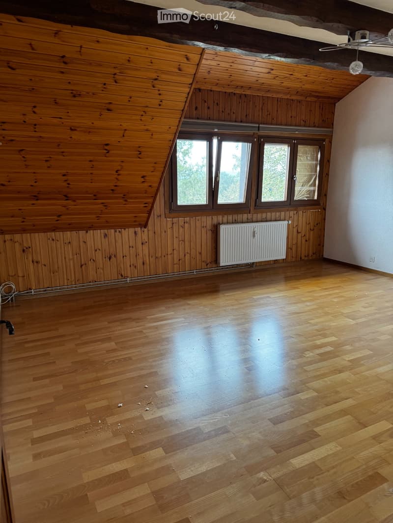 À louer à Poliez-Pittet 4,5 pièces avec cheminée et balcon (5)