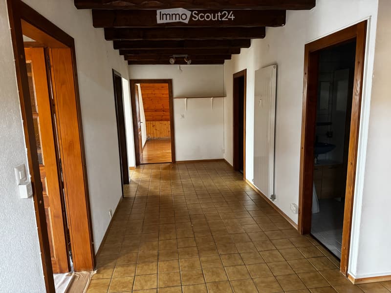 À louer à Poliez-Pittet 4,5 pièces avec cheminée et balcon (3)