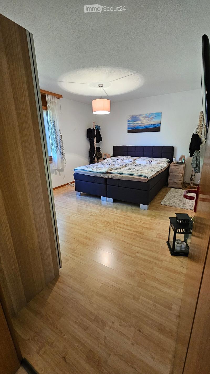 Wohnung 4Zi + 2 Garagen zu vermieten (3)