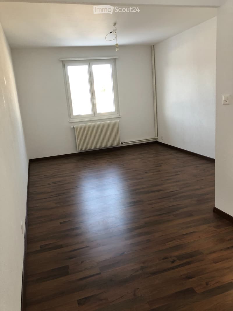 Bel appartement de 3.5 pièces dans un petit immeuble (5)