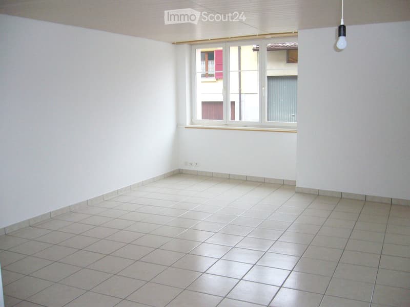Spacieux studio à louer à Cornaux (1)