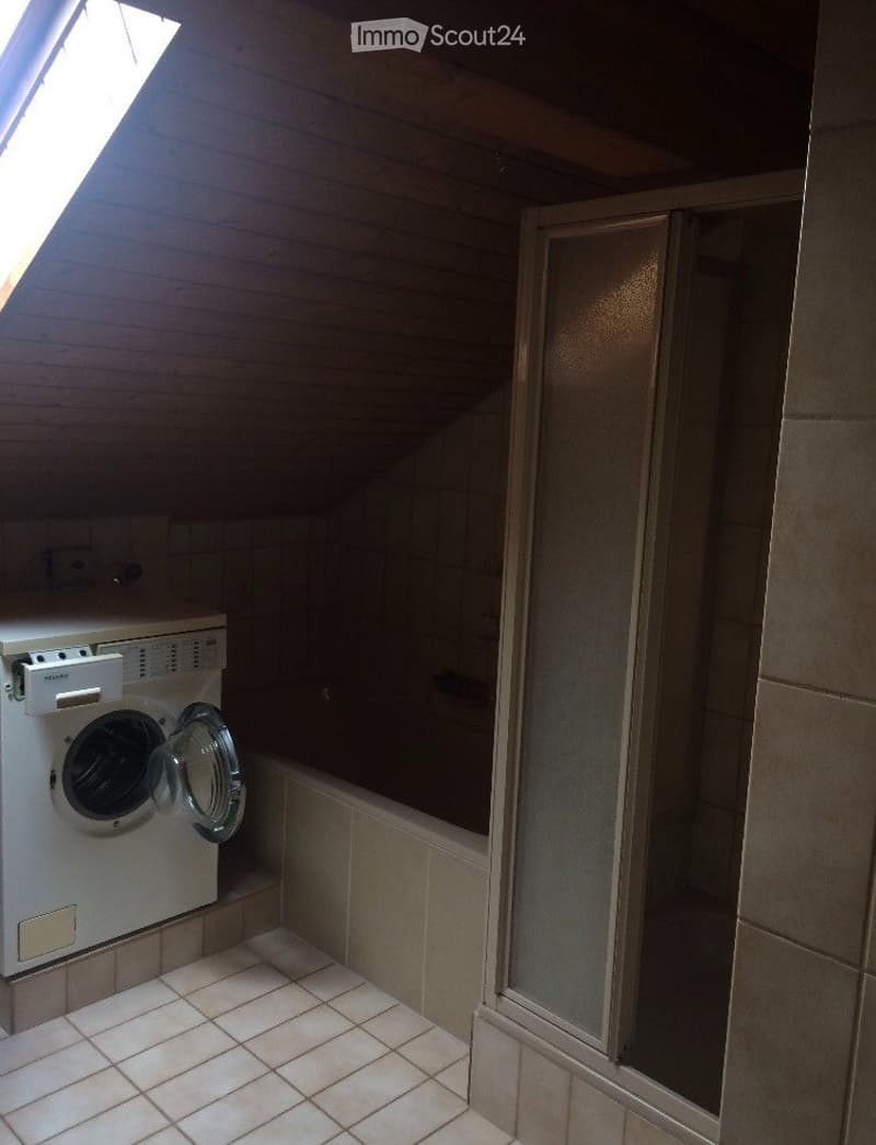 Grande appartement mansardé à louer - 3.5 pcs. Bienne (5)