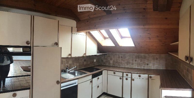 Grande appartement mansardé à louer - 3.5 pcs. Bienne (4)