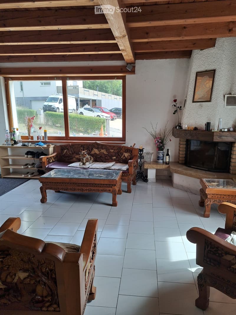 Spacieux appartement meublé avec jardin à Sonceboz (4)