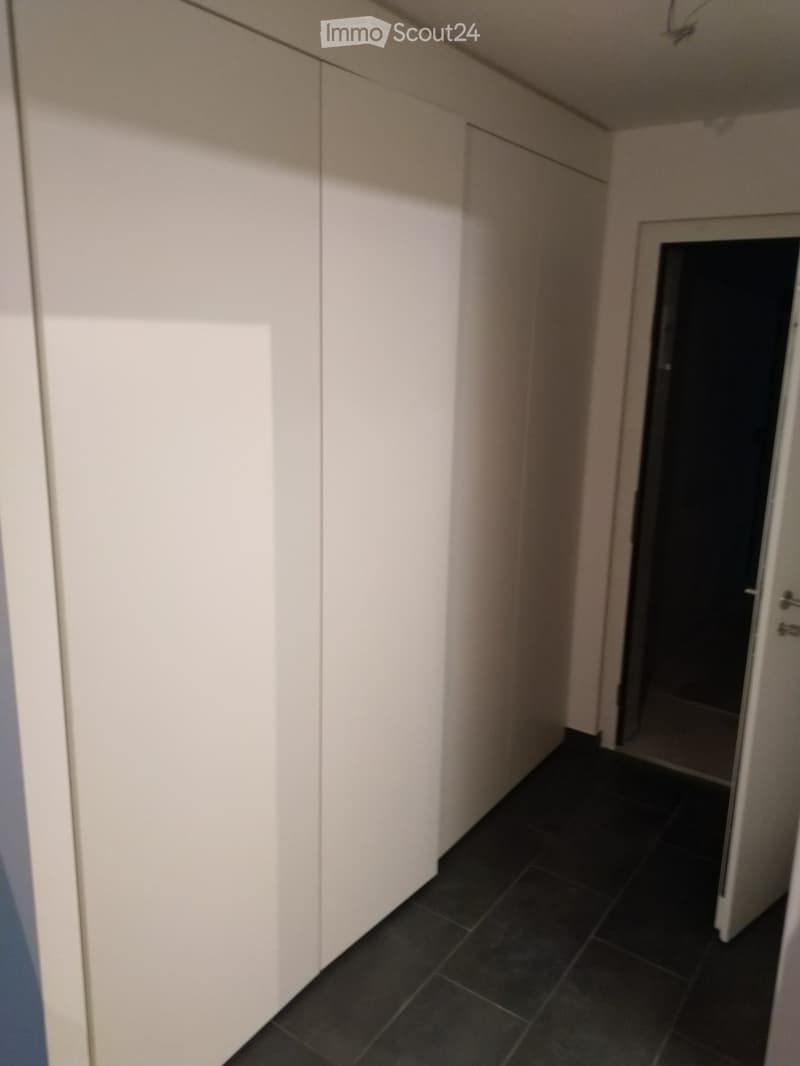 Studio avec un très grand balcon à Sion (2)