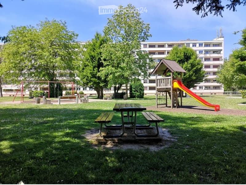 Appartement de 3,5 pièces, 3ème étage, 69 m2, balcon 11 m2 (11)