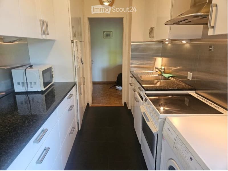 Appartement de 3,5 pièces, 3ème étage, 69 m2, balcon 11 m2 (3)