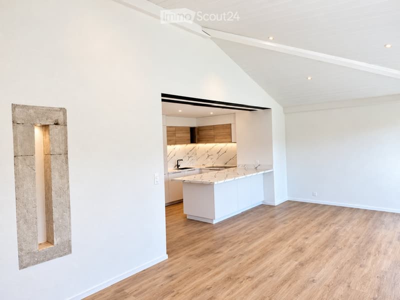 Triplex 5,5 pièces de 193m2 de 2024. Idéalement situé ! (1)