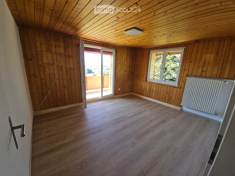 3 Zimmerwohnung mit brandneuen Böden, Küche und Badezimmer! (3)