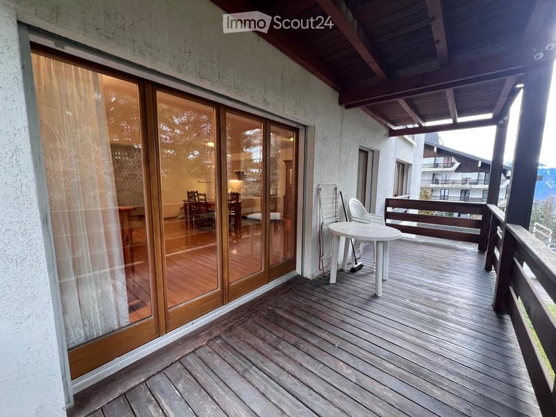4.5 pièces meublé CHF 1'650. CC, parking intérieur inclus (4)