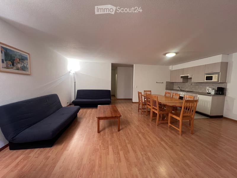 4.5 pièces meublé CHF 1'650. CC, parking intérieur inclus (1)