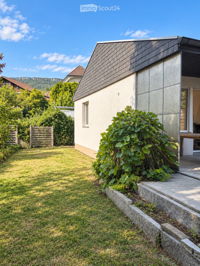Zu vermieten - Haus mit Garten, Terrasse und Garage (2)